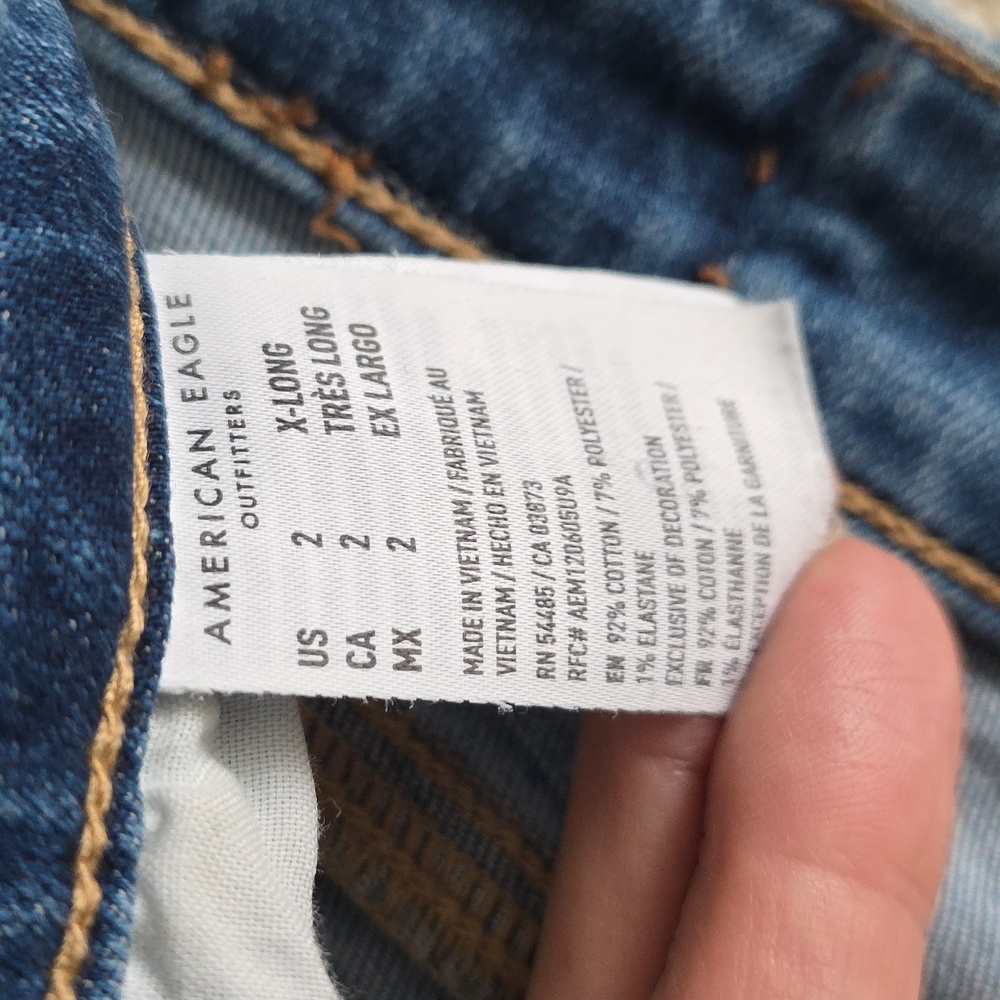 American Eagle Super Hi Rise Flare Jeans Size 2 X-Long Distressed - Picture 4 of 9
